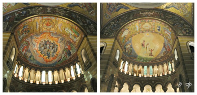 The main dome depicts Biblical scenes from both the Old Testament and New Testament